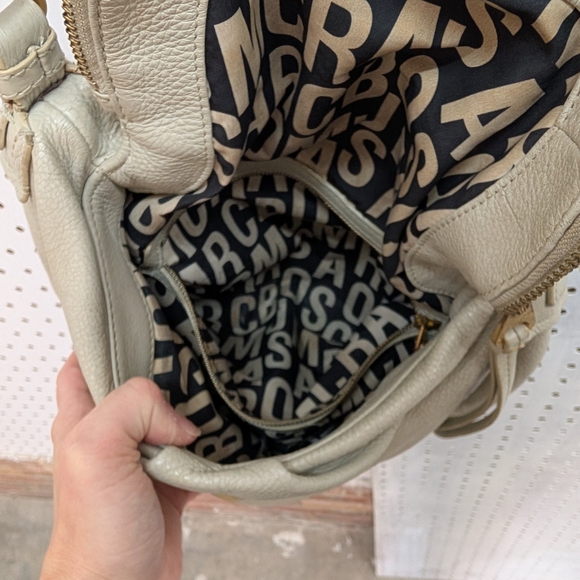 Marc Jacobs Natasha Q Classic Crossbody - AS IS, VERY USED CONDITON - Picture 8 of 8